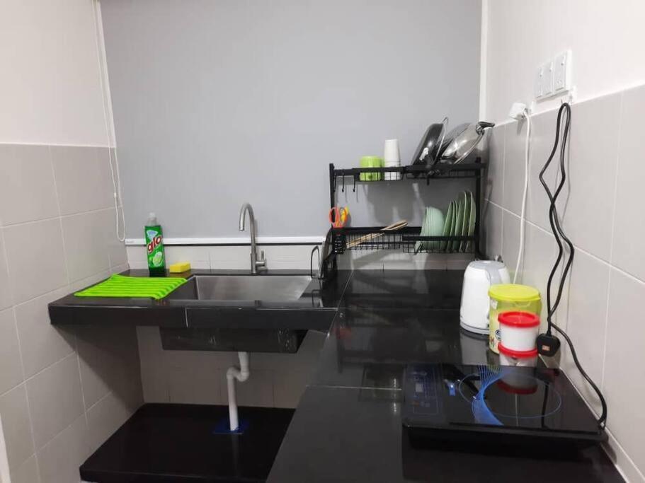 Bc Homestay @ Emerald Avenue Apartment, Бринчанг Екстериор снимка